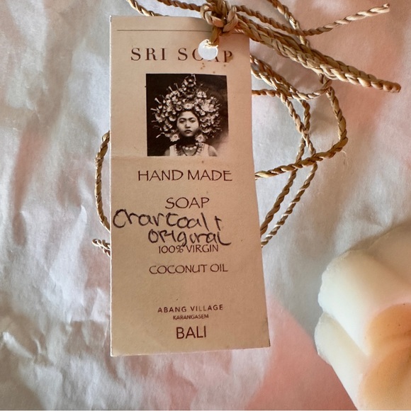 Sri Soap Handmade Charcoal and Natural Soap Set - Picture 3 of 7